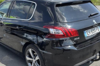 Pare boue arriere droit PEUGEOT 308 2