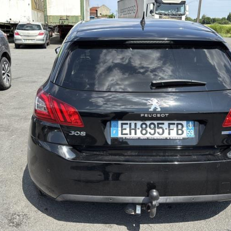 Pare boue arriere droit PEUGEOT 308 2 Photo n°9