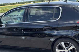 Pare boue arriere droit PEUGEOT 308 2