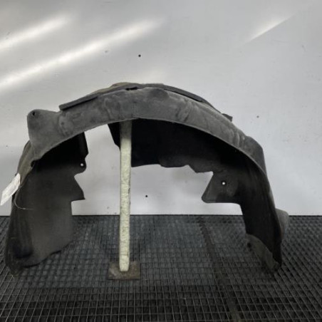 Pare boue arriere droit MERCEDES CLASSE C 205 Photo n°1