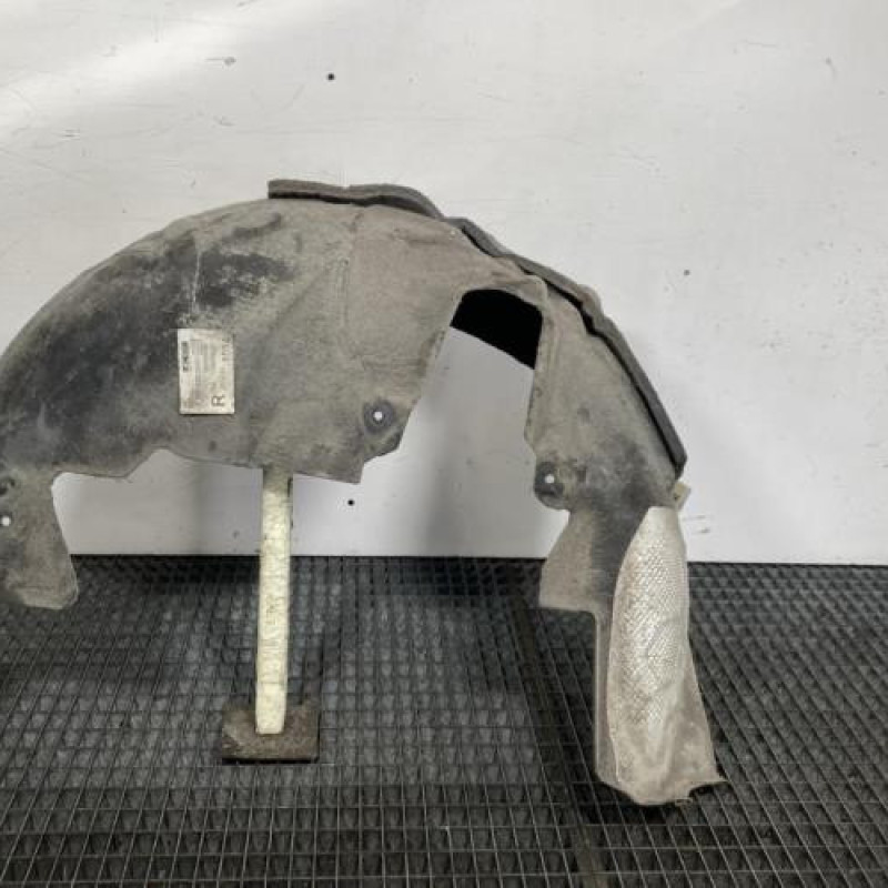 Pare boue arriere droit MERCEDES CLASSE C 205 Photo n°2