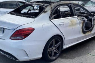 Pare boue arriere droit MERCEDES CLASSE C 205