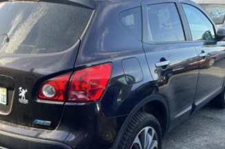 Pare boue arriere droit NISSAN QASHQAI 1