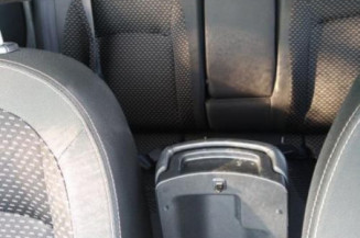 Pare boue arriere droit NISSAN QASHQAI 1