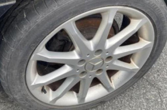 Pare boue arriere droit MERCEDES CLASSE B 245