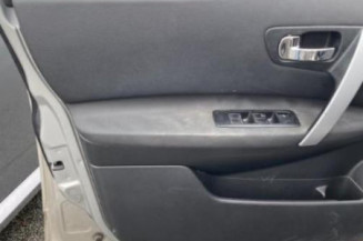 Pare boue arriere droit NISSAN QASHQAI 1