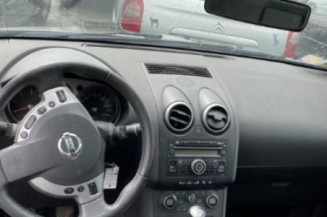 Pare boue arriere droit NISSAN QASHQAI 1