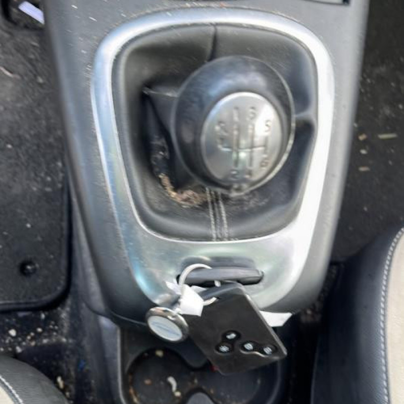 Pare boue arriere droit RENAULT SCENIC 3 Photo n°6