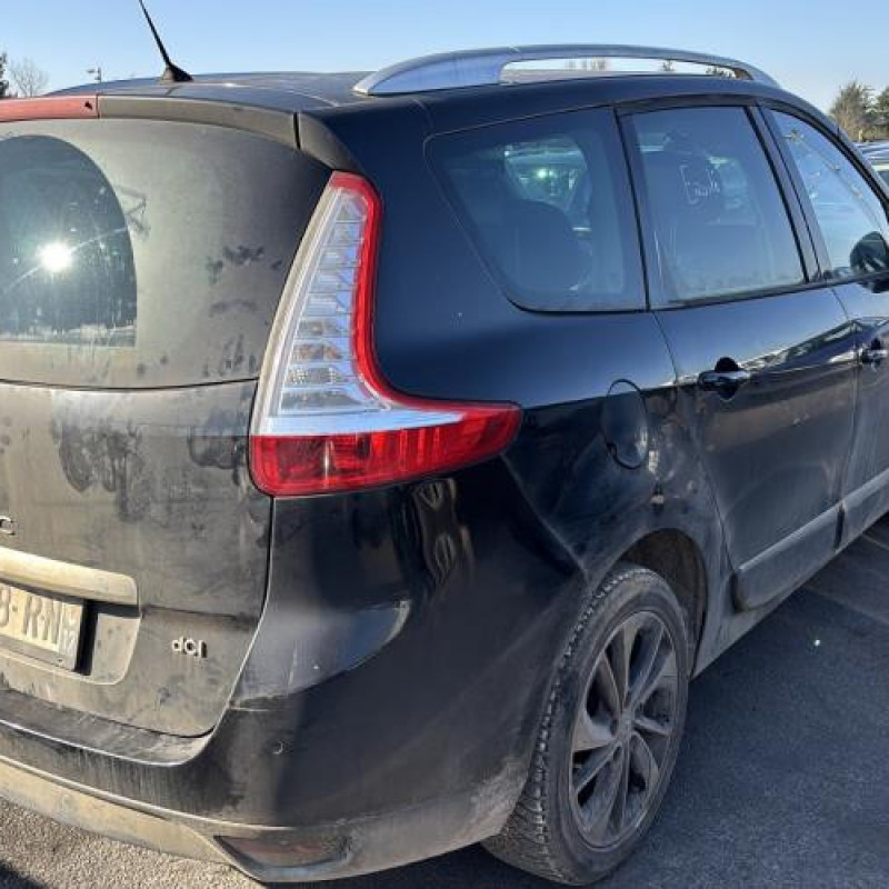 Pare boue arriere droit RENAULT SCENIC 3 Photo n°9