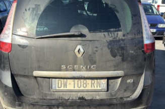 Pare boue arriere droit RENAULT SCENIC 3