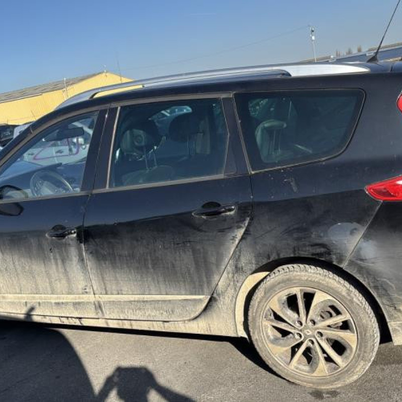 Pare boue arriere droit RENAULT SCENIC 3 Photo n°13