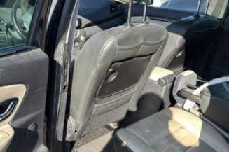 Pare boue arriere droit RENAULT SCENIC 3