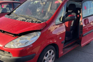 Pare boue arriere droit PEUGEOT 1007