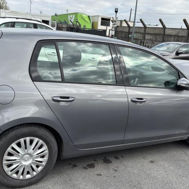Pare boue arriere droit VOLKSWAGEN GOLF 6 Photo n°10