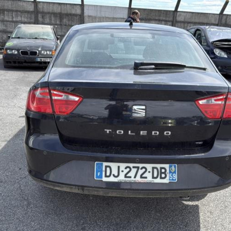 Pare boue arriere droit SEAT TOLEDO 4 Photo n°9
