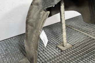 Pare boue arriere droit RENAULT SCENIC 1