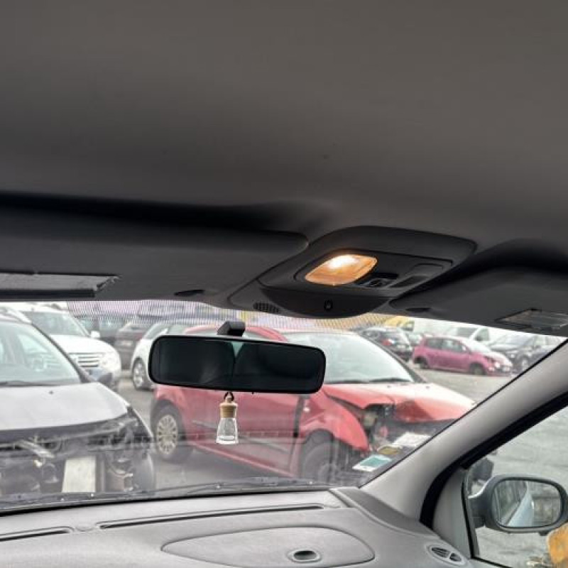 Pare boue arriere droit RENAULT SCENIC 1 Photo n°17