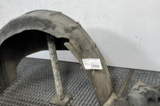 Pare boue arriere gauche RENAULT SCENIC 1