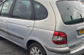 Pare boue arriere gauche RENAULT SCENIC 1
