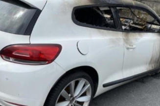 Pare boue arriere gauche VOLKSWAGEN SCIROCCO 3