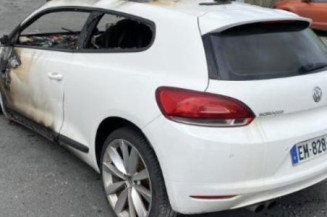 Pare boue arriere gauche VOLKSWAGEN SCIROCCO 3