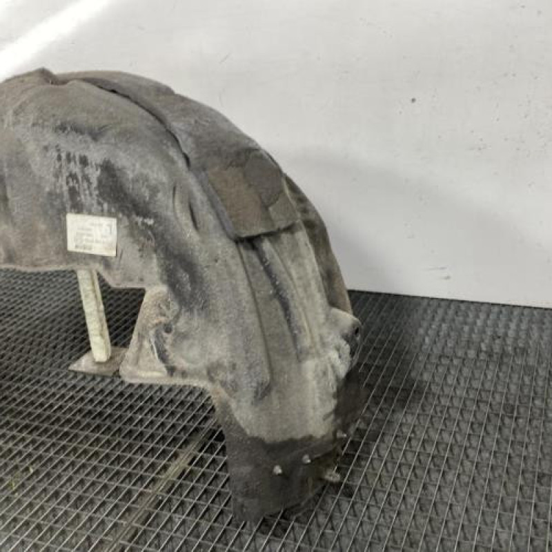 Pare boue arriere gauche MERCEDES CLASSE C 205 Photo n°3