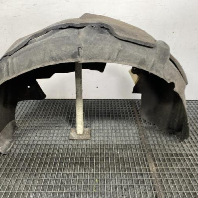 Pare boue arriere gauche MERCEDES CLASSE C 205 Photo n°4