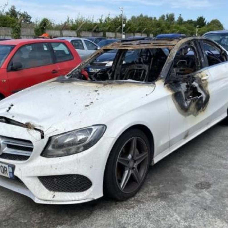 Pare boue arriere gauche MERCEDES CLASSE C 205 Photo n°5