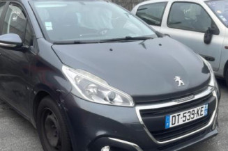 Pare boue arriere gauche PEUGEOT 208 1