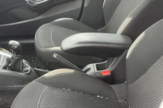 Pare boue arriere gauche PEUGEOT 208 1