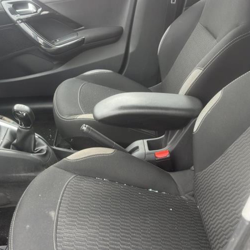 Pare boue arriere gauche PEUGEOT 208 1 Photo n°12