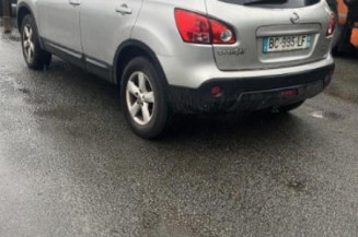 Pare boue avant gauche NISSAN QASHQAI 1