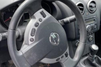 Pare boue avant gauche NISSAN QASHQAI 1