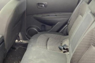 Pare boue avant gauche NISSAN QASHQAI 1