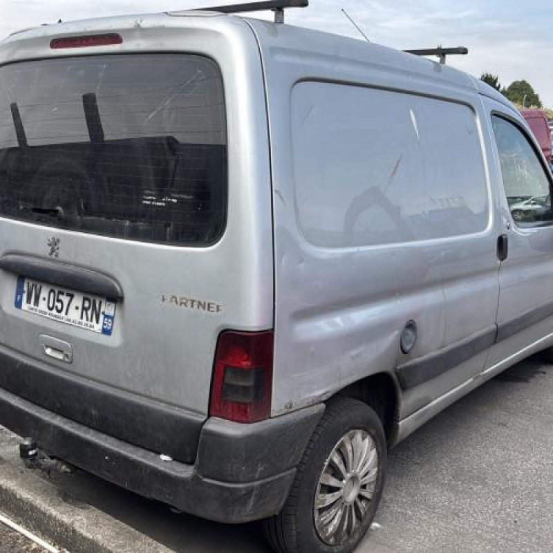Pare boue avant gauche PEUGEOT PARTNER 1 Photo n°7