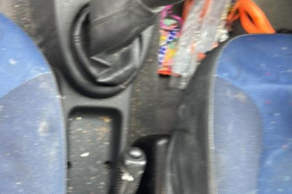 Pare boue avant gauche PEUGEOT PARTNER 1