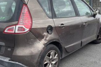 Pare boue arriere gauche RENAULT SCENIC 3