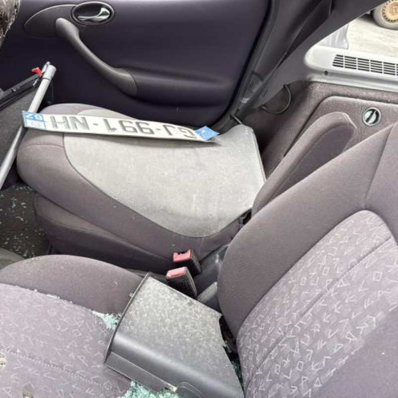 Pare boue avant gauche MERCEDES CLASSE A 168 Photo n°10