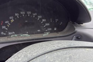 Pare boue avant gauche MERCEDES CLASSE A 168