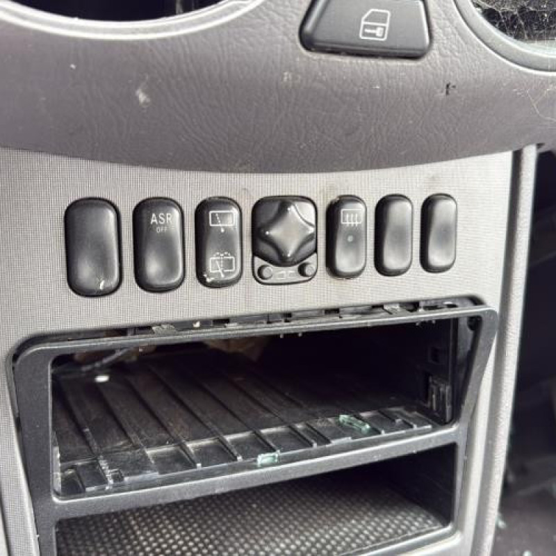 Pare boue avant gauche MERCEDES CLASSE A 168 Photo n°14