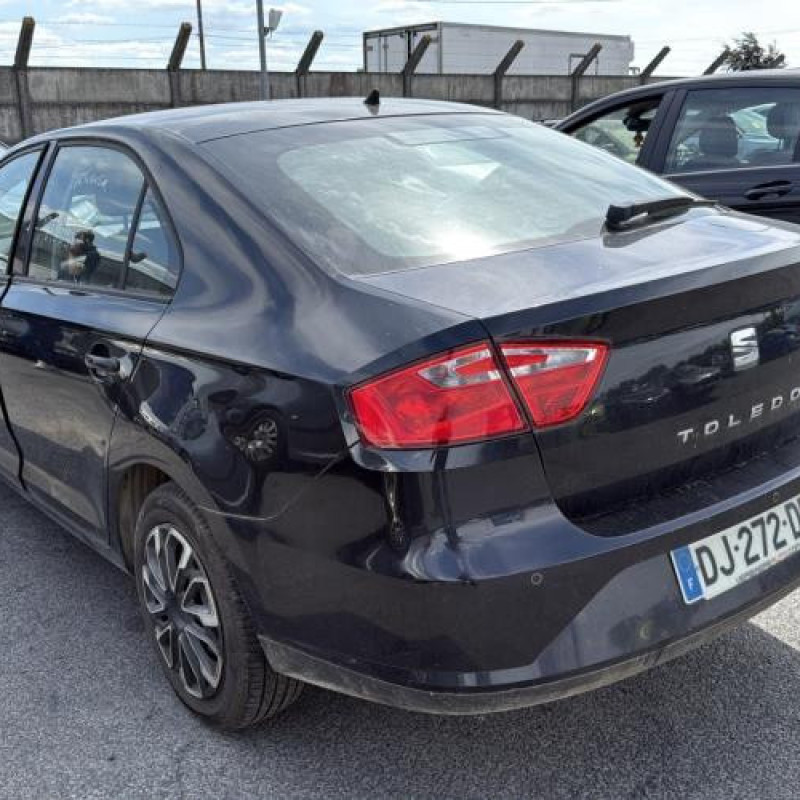 Pare boue arriere gauche SEAT TOLEDO 4 Photo n°8