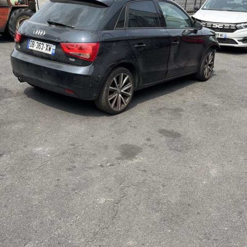 Pare boue arriere gauche AUDI A1 1 Photo n°7