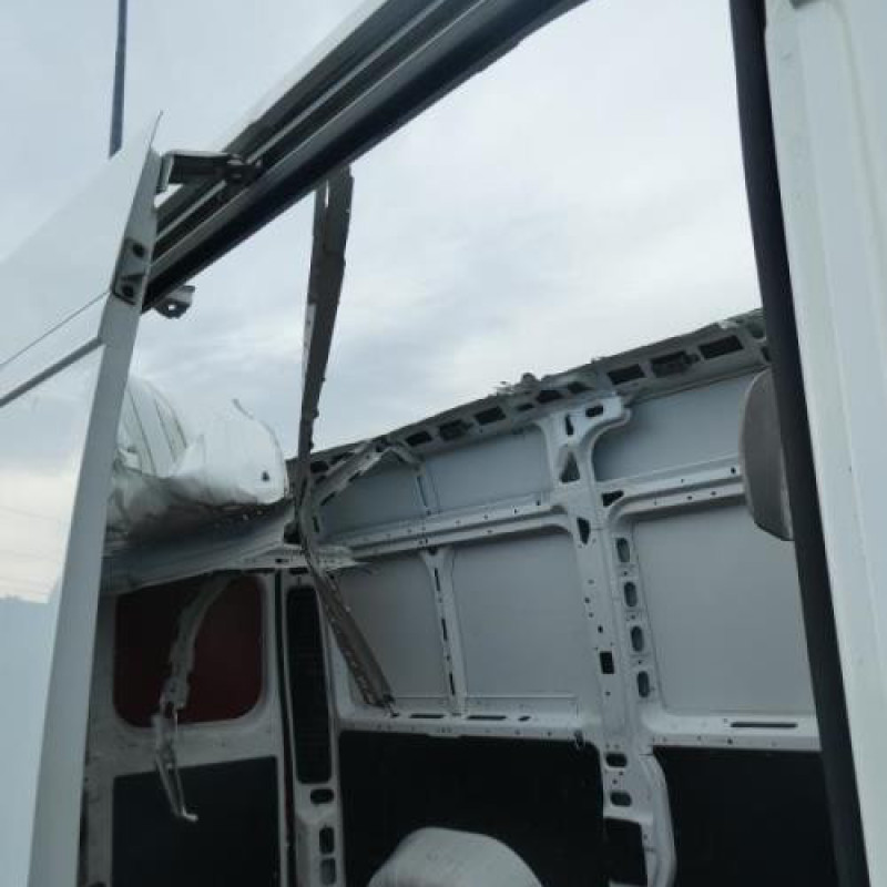 Pare boue avant droit PEUGEOT BOXER 3 Photo n°13