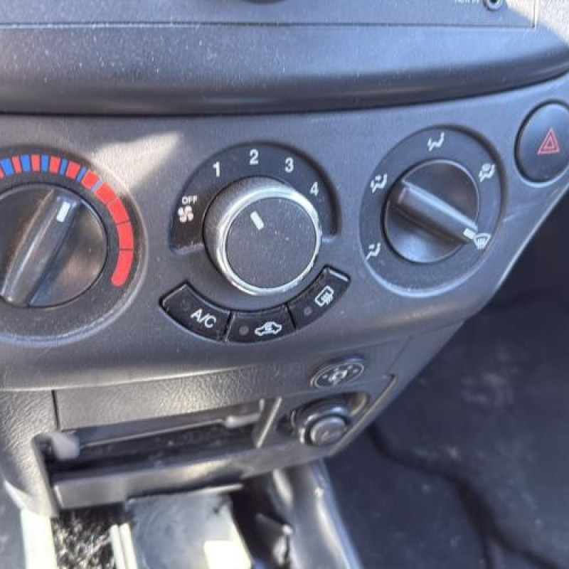 Pare boue avant droit CHEVROLET AVEO 1 Photo n°17