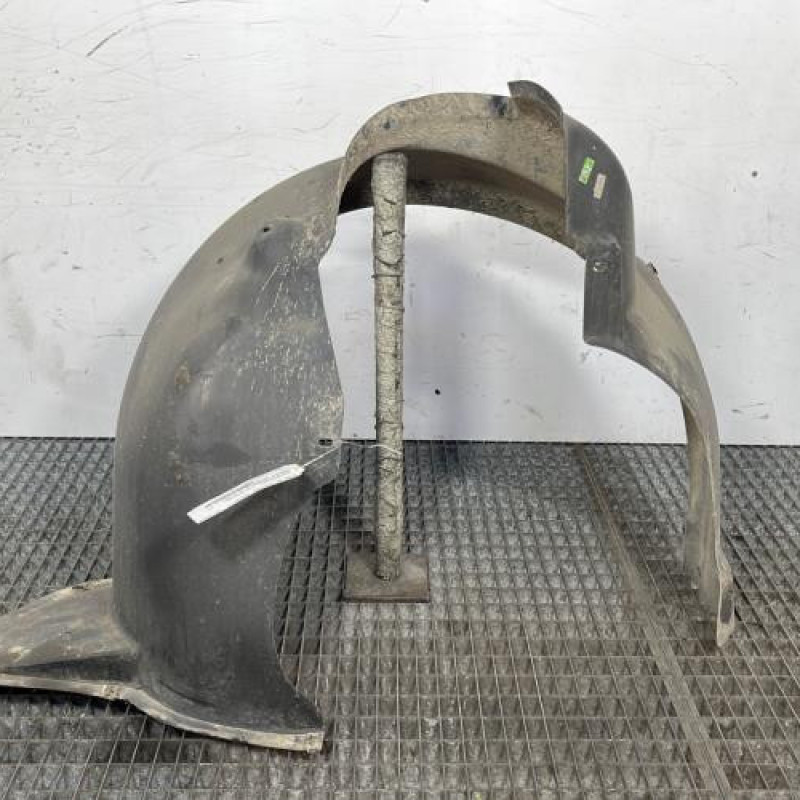 Pare boue avant droit VOLKSWAGEN POLO 4 Photo n°1