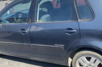 Pare boue avant droit VOLKSWAGEN POLO 4