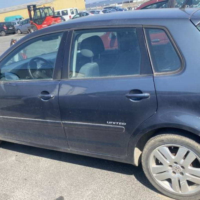 Pare boue avant droit VOLKSWAGEN POLO 4 Photo n°10