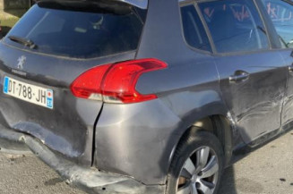 Pare boue avant droit PEUGEOT 2008 1