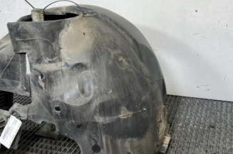 Pare boue avant droit RENAULT SCENIC 1