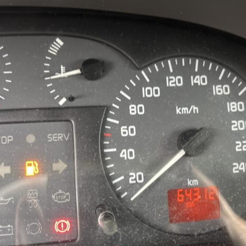 Pare boue avant droit RENAULT SCENIC 1 Photo n°19